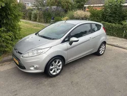 Grijs Gebruikt 2010 Ford Fiesta Titanium Hatchback | € 2.500 (Eerlijke prijs)