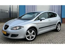 Grijs, metallic lak Gebruikt 2006 Seat Leon Reference Hatchback | € 2.950 (Eerlijke prijs)