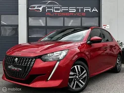 Rood Gebruikt 2019 Peugeot 208 Allure Hatchback | € 14.745 (Eerlijke prijs)