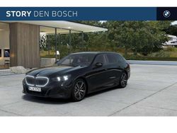 Zwart Nieuw 2025 BMW 530e Comfort Edition Stationwagen | € 89.089 (Eerlijke prijs)
