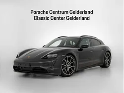 Diepzwart metallic Gebruikt 2023 Porsche Taycan Sport Turismo Sedan | € 82.900 (Iets duurder)