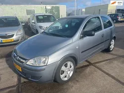 Grijs Gebruikt 2005 Opel Corsa Hatchback | € 1.895 (Iets duurder)