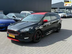 Zwart Gebruikt 2016 Ford Focus ST-Line Stationwagen | € 5.950