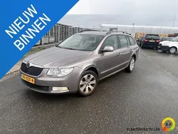 Grijs Gebruikt 2011 Skoda Superb Business Line Stationwagen | € 3.450 (Goede deal)