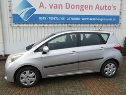 Grijs Gebruikt 2011 Toyota Verso-S MPV | € 4.295 (Goede deal)