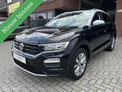 Zwart Gebruikt 2018 VW T-Roc Style SUV | € 16.950 (Eerlijke prijs)
