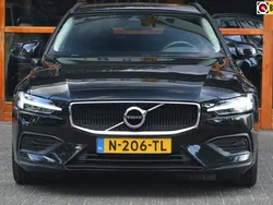 Zwart Gebruikt 2022 Volvo V60 Stationwagen | € 19.950 (Goede deal)