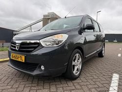 Grijs Gebruikt 2016 Dacia Lodgy MPV | € 8.750 (Eerlijke prijs)