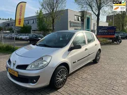 Grijs Gebruikt 2008 Renault Clio R.S. Hatchback | € 1.450 (Iets duurder)