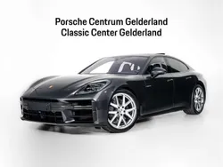Porsche Panamera 4