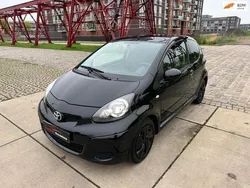 Zwart Gebruikt 2009 Toyota Aygo Comfort Hatchback | € 3.299 (Eerlijke prijs)