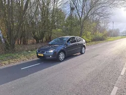 Grijs Gebruikt 2006 Ford Focus Hatchback | € 895 (Super prijs)