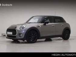Grijs, metallic lak Gebruikt 2019 Mini Cooper Chili Hatchback | € 20.895 (Eerlijke prijs)