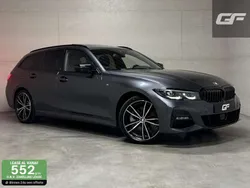 Grijs Gebruikt 2021 BMW 320e M Sport Stationwagen | € 34.450 (Eerlijke prijs)