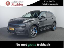 Zwart Gebruikt 2023 Lynk & Co 01 SUV | € 27.945 (Eerlijke prijs)