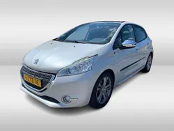 Wit Gebruikt 2015 Peugeot 208 Style Hatchback | € 8.950 (Eerlijke prijs)