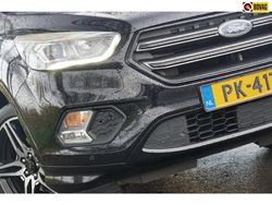 Zwart (metallic) Gebruikt 2017 Ford Kuga ST-Line SUV | € 14.325 (Eerlijke prijs)