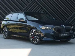 Zwart Nieuw 2025 BMW 550e M Sport Stationwagen | € 119.900 (Duur)
