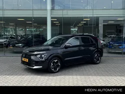 Zwart, metallic lak Gebruikt 2023 Kia e-Niro 2 SUV | € 30.795