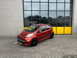 Oranje Gebruikt 2009 Peugeot 107 Hatchback | € 2.945 (Eerlijke prijs)
