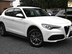 Wit, metallic lak Gebruikt 2017 Alfa Romeo Stelvio Super SUV | € 26.950 (Goede deal)