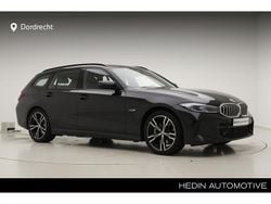 Zwart Gebruikt 2023 BMW 330e M Sport Stationwagen | € 43.495 (Eerlijke prijs)