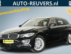 Zwart Gebruikt 2022 BMW 320e Executive Stationwagen | € 33.800 (Super prijs)