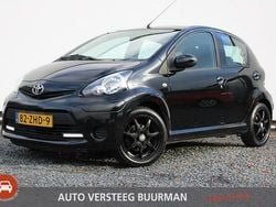 Zwart Gebruikt 2012 Toyota Aygo Hatchback | € 3.950 (Eerlijke prijs)