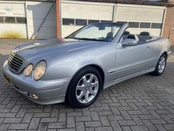Grijs, metallic lak Gebruikt 2000 Mercedes CLK200 Avantgarde Cabriolet | € 7.499