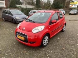 Rood, metallic lak Gebruikt 2009 Citroën C1 Hatchback | € 1.950 (Eerlijke prijs)