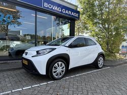 Wit Gebruikt 2022 Toyota Aygo Play Hatchback | € 14.745 (Goede deal)
