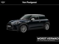 Enigmatic black Gebruikt 2021 Mini Cooper Business Hatchback | € 21.900 (Eerlijke prijs)