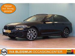 Zwart Gebruikt 2022 BMW 530 Stationwagen | € 36.899 (Eerlijke prijs)