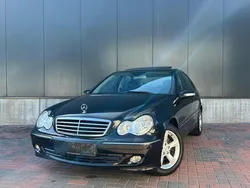 Zwart, metallic lak Gebruikt 2004 Mercedes C180 Avantgarde Sedan | € 10.399