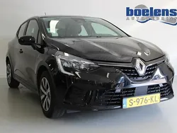 Zwart Gebruikt 2023 Renault Clio V Equilibre Hatchback | € 14.943 (Goede deal)