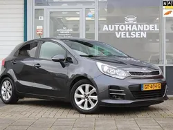 Grijs Gebruikt 2015 Kia Rio Hatchback | € 5.999 (Eerlijke prijs)