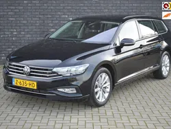 Zwart Gebruikt 2024 VW Passat Comfortline Stationwagen | € 25.950 (Super prijs)