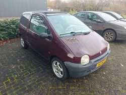 Rood Gebruikt 2002 Renault Twingo Authentique Hatchback | € 500 (Goede deal)