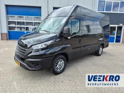 Zwart Nieuw 2024 Iveco Daily Van | € 52.950