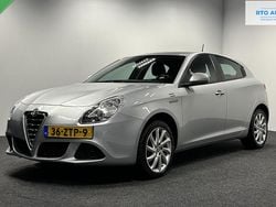 Grijs Gebruikt 2013 Alfa Romeo Giulietta Veloce Hatchback | € 8.500