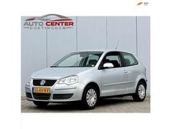 Grijs (metallic) Gebruikt 2005 VW Polo Comfortline Hatchback | € 1.999 (Goede deal)