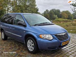 Blauw (metallic) Gebruikt 2007 Chrysler Voyager MPV | € 3.999