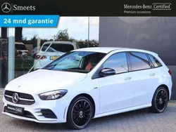 Wit, metallic lak Gebruikt 2020 Mercedes B250e AMG line MPV | € 28.888 (Iets duurder)
