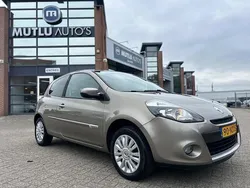 Beige Gebruikt 2010 Renault Clio II Collection Hatchback | € 2.990 (Eerlijke prijs)