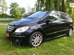Zwart Gebruikt 2006 Mercedes B200 MPV | € 3.199 (Eerlijke prijs)