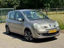 Bruin Gebruikt 2012 Renault Modus Night&Day MPV | € 4.450 (Eerlijke prijs)