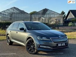Grijs Gebruikt 2020 Skoda Superb Stationwagen | € 19.990 (Super prijs)