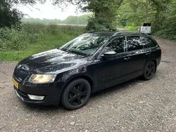 Zwart Gebruikt 2016 Skoda Octavia Style Stationwagen | € 6.000 (Super prijs)