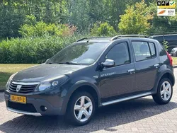 Grijs, metallic lak Gebruikt 2010 Dacia Sandero Stepway Hatchback | € 2.699 (Goede deal)