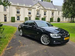 Zwart Gebruikt 2008 BMW 325 Executive Coupé | € 15.000